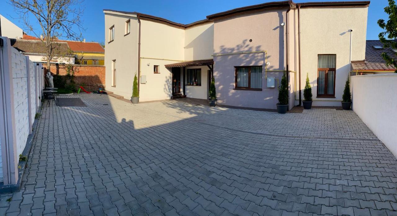 Victoria Rooms Oradea Exterior photo